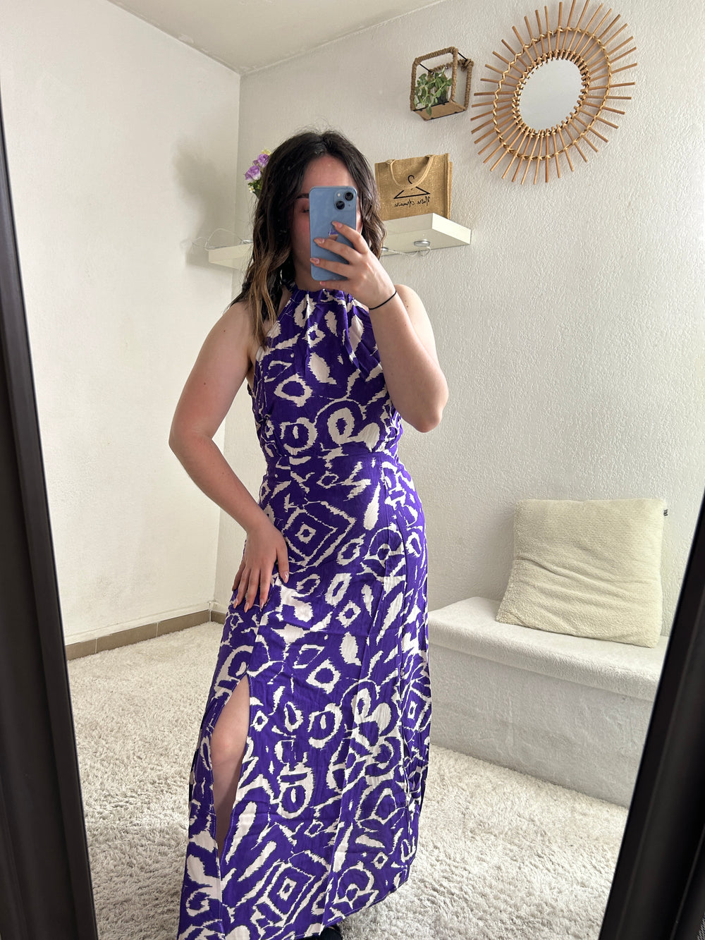 Robe violette à motifs