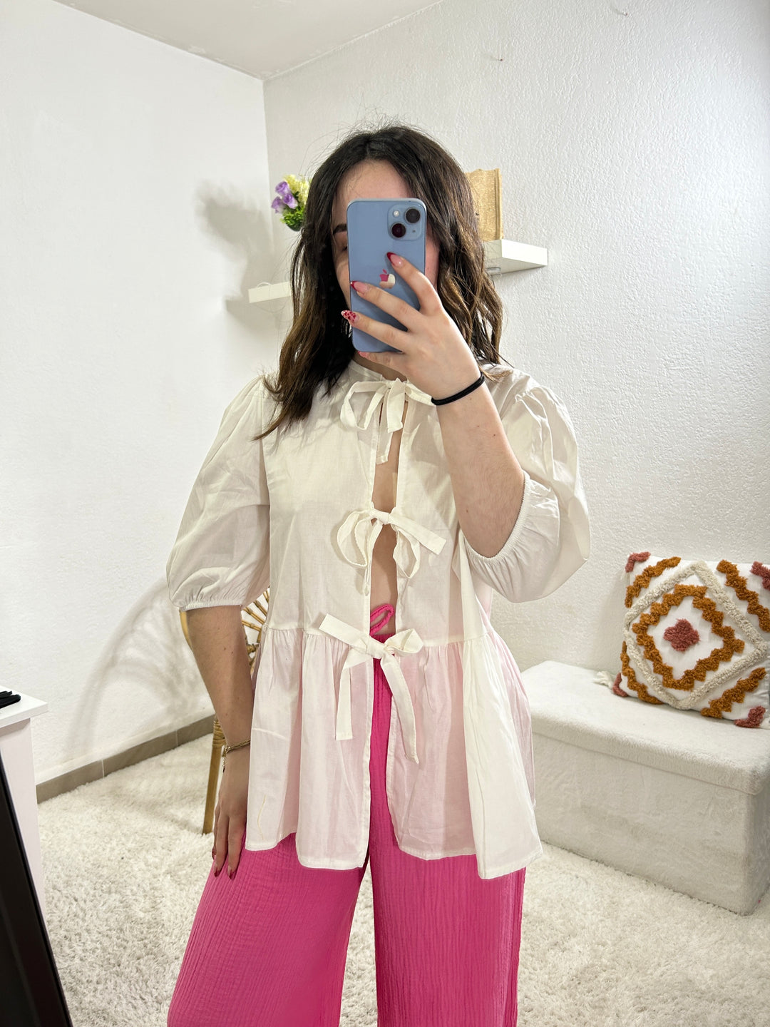 Blouse blanche à noeuds tendance