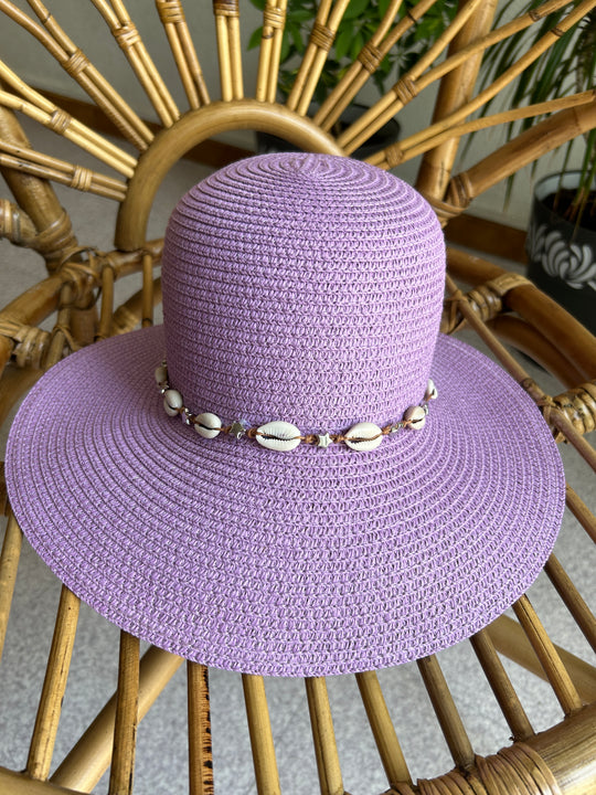 Chapeau avec coquillages lilas tendance