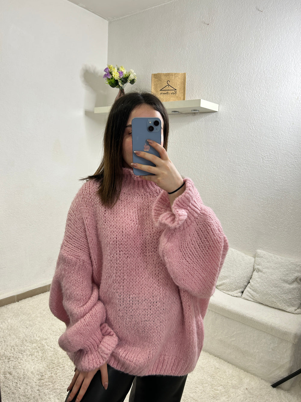 Pull à col froufrous rose