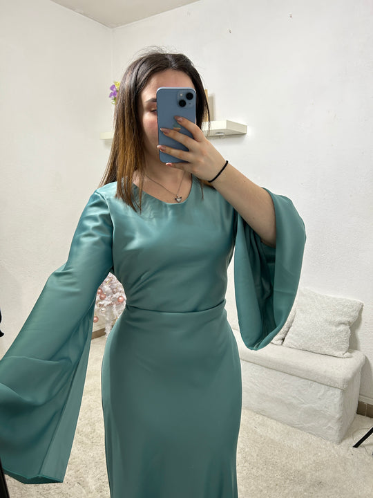 robe longue en satin élégante avec lacets pour ajuster à la taille en couleur vert d'eau