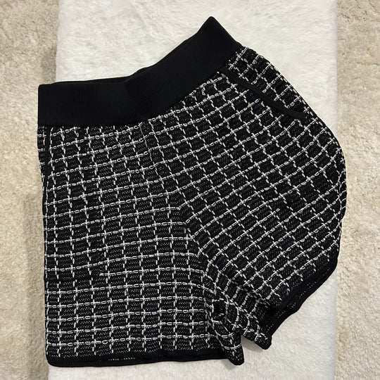 Short à motifs géométriques noir et blanc